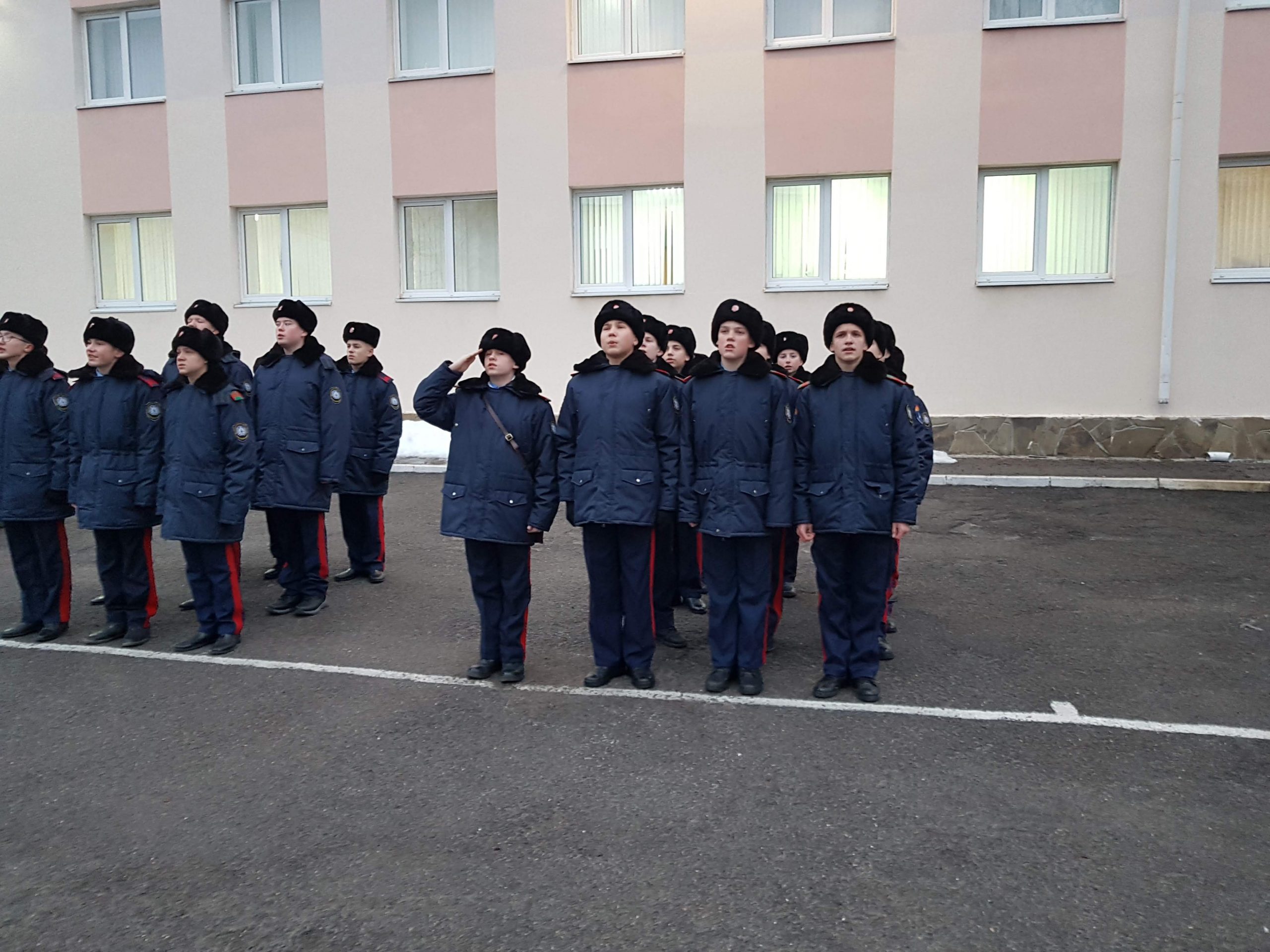В Шахтинском генерала Я.П.Бакланова казачьем кадетском корпусе начались первые занятия в этом году